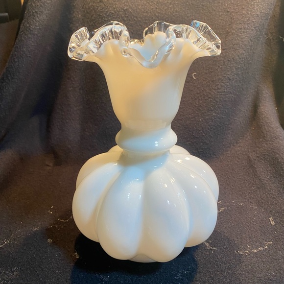 Vintage Fenton milk glass Hobnob and Ruffled Edge Vase - Picture 1 of 4